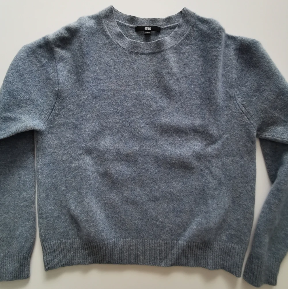 Uniqlo 100% Wool Blue Crew Neck Sweater - Picture 2 of 7